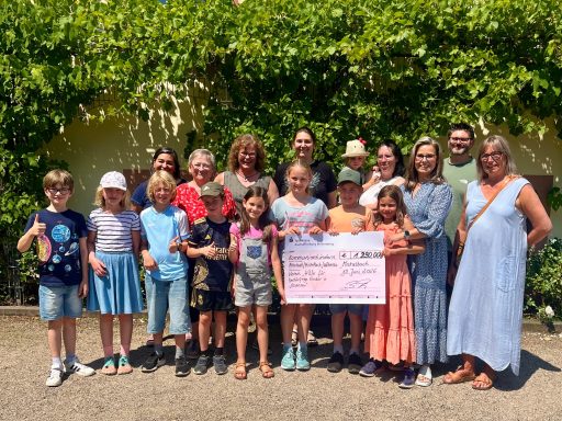1.290 Euro von Kommunionkindern (Albstadt, Michelbach und Kälberau) für bedürftige Kinder